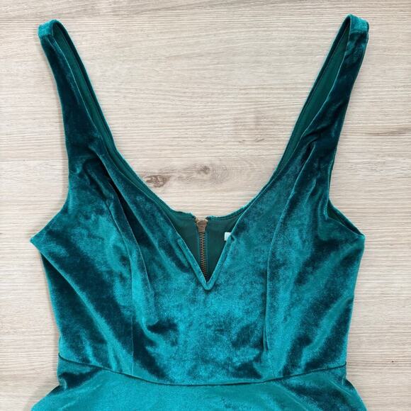 Urban Outfitters Heart Of The Ocean Green Sweetheart Velvet Mini Dress Small - Picture 3 of 9